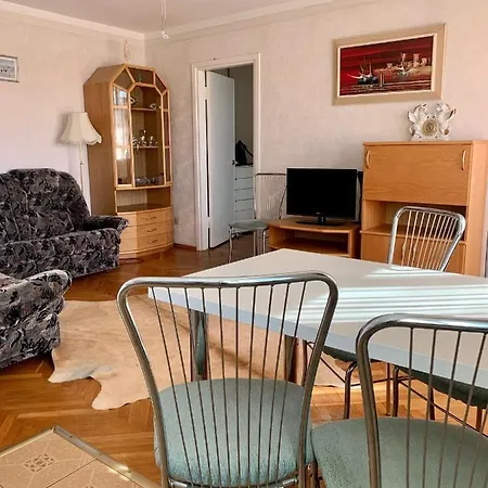 Centrum Two Bedroom 팔랑가